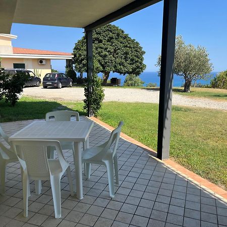 Luna Apartaments Badolato Marina Exteriör bild